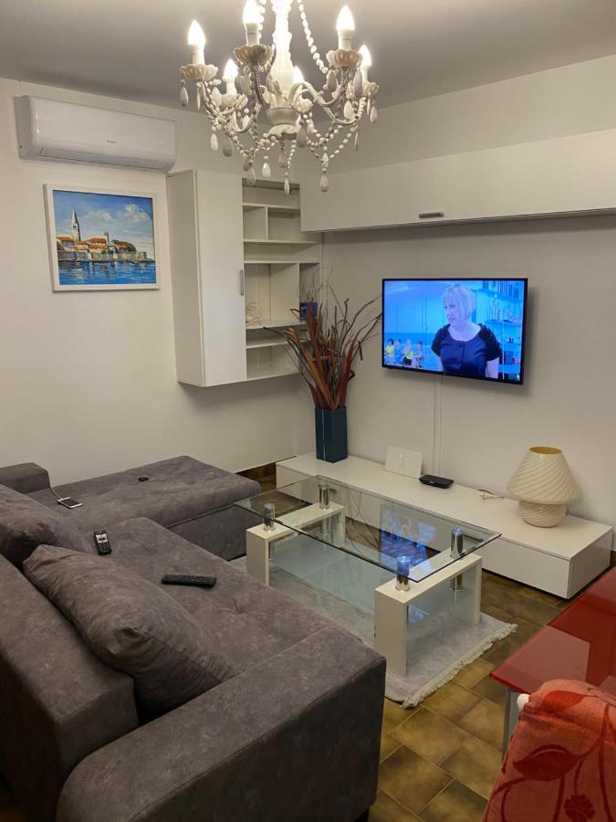 Apartman Nela Lägenhet Poreč Exteriör bild
